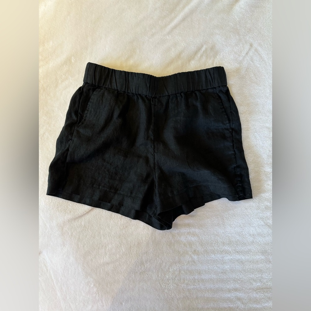 J Crew - women’s M - tropez short in black